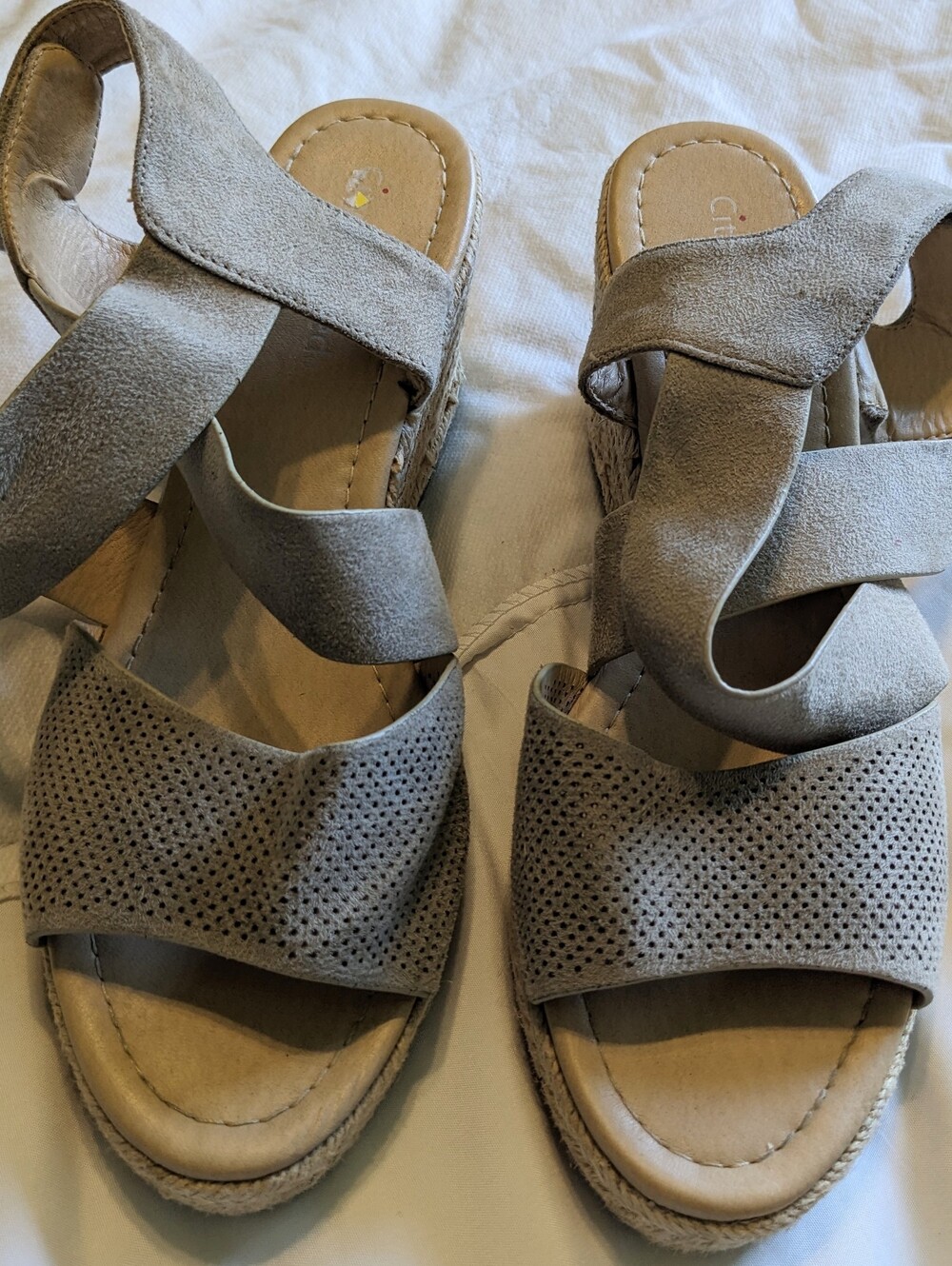 City Classified Women's Brown Tan Espadrille Wedge Sandals Size 9